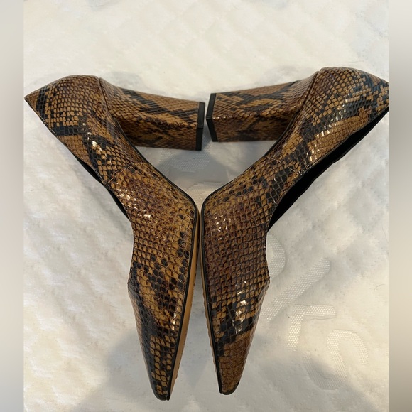 Vince Camuto women’s snakeskin brown heels - Picture 2 of 3